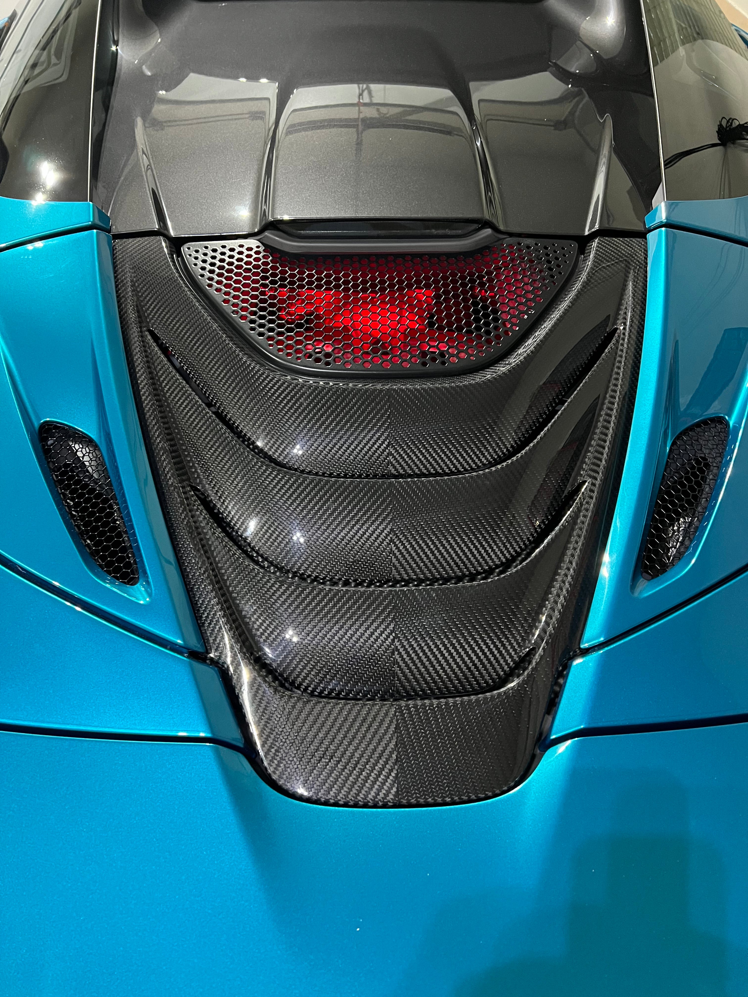 720s Convertible Carbon Engine Cover